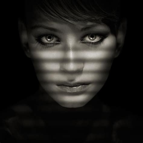 Blind Shadows Combined With Facial Structure And A Bottom Bounce Awesome Photography
