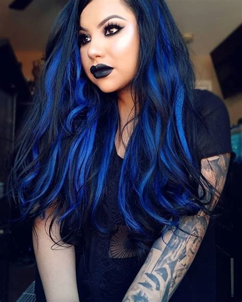 These Bold Blue Streaks Missalinamakeup Is Rocking Are Such A Fun Way To Add A Few Pops Of