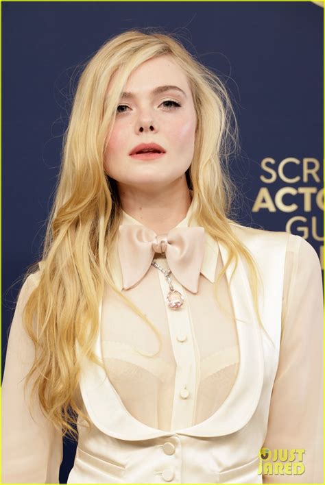 Nominee Elle Fanning Makes A Chic Arrival To Sag Awards 2022 Photo
