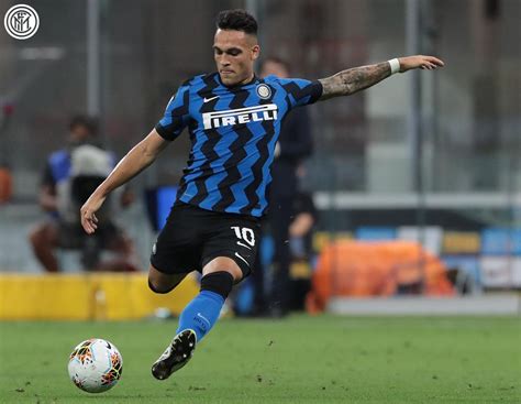 Born 22 august 1997) is an argentine professional footballer who plays as a striker for serie a club inter milan and the argentina national team. Lautaro Martínez anotó en la victoria del Inter sobre ...
