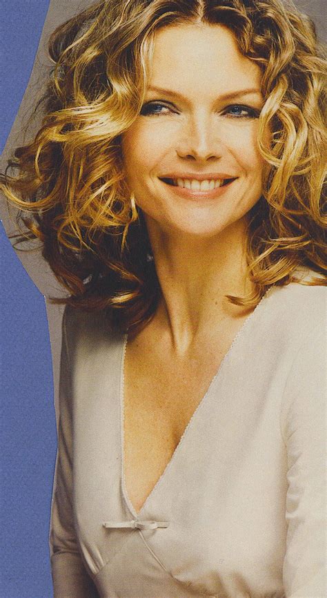 Michelle Pfeiffer Photo Michelle Pfeiffer Curly Hair Tips Colored