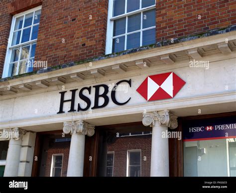 Cash Hsbc Banks Hi Res Stock Photography And Images Alamy