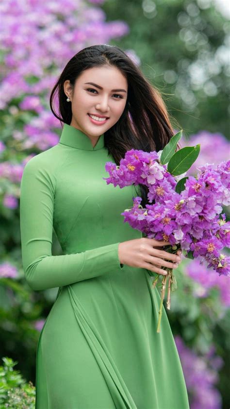Vietnamese Traditional Dress Vietnamese Dress Traditional Dresses Ao Dai Beautiful Asian