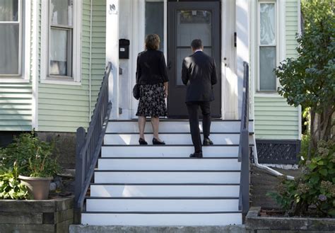 Jehovahs Witnesses Resume Door To Door Work After Pandemic Pause