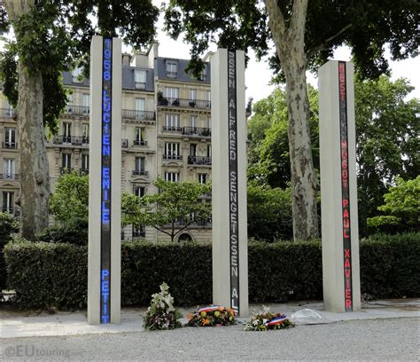 Ces ouvrages peuvent être téléchargés, gratuitement bien sûr, à partir du lien de la barre de navigation : Photo Images Of Memorial National de la Guerre d'Algerie ...