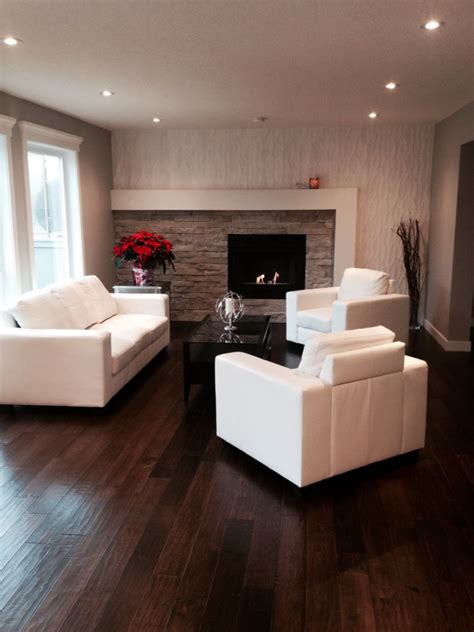Modern Living Room With Asymmetrical Fireplace Asymmetrical