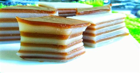 Kue lapis bisa dibuat dari tepung beras ditambah bahan pelengkap . Resep Lapis Tapioka Talaran Gelas - Kue Lapis Beras Tahan ...