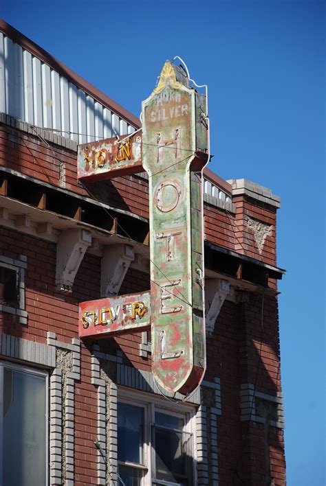 Old Hotel Sign Vintage Neon Signs Building Signs Vintage Signs