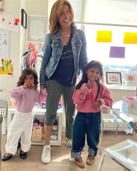 Hoda Kotb Gives Update On Daughter Hope After Hospitalization Us Weekly