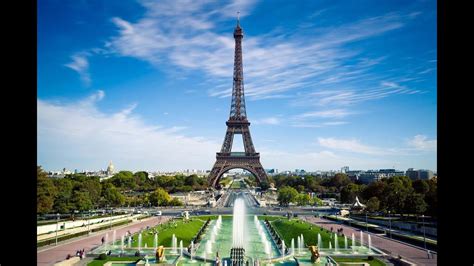 La tour eiffel) είναι το σήμα κατατεθέν της πόλης του παρισιού. ΓΑΛΛΙΑ: ΠΑΡΙΣΙ, Βερσαλλίες, Φοντενεμπλώ, Σαρτρ, Τρουά ...