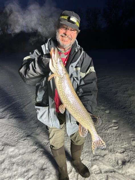 Fort Peck Pike Through The Ice Montana Hunting And Fishing Information