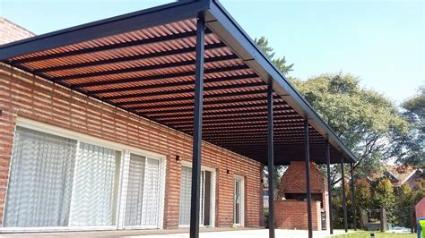 Muchas personas preguntan por pérgolas con techo de policarbonato o bien cristal, ya sea por una razón u otra. Pérgola De Hierro , Madera Y Policarbonato - $ 15.500 | Techo de patio, Pergolas de madera ...