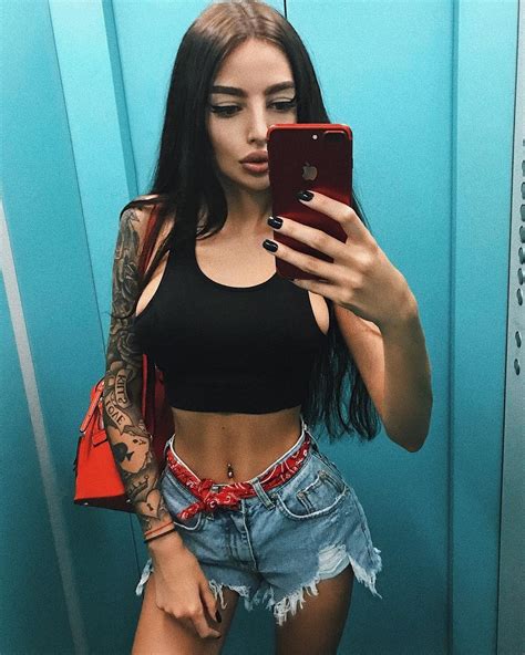 Hot Outfits Beautiful Tattoos Girl Tattoos Curly Hair Styles Crop Tops Clothes Women