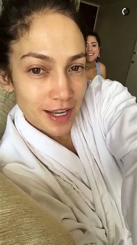 Jennifer Lopez Without Makeup Will Make You Think She Didnt Age At All
