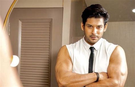 Dance deewane 3 judge tushar kalia shared the photos on 'popular demand' much to the excitement of the fans. Sidharth Shukla Bio, Net Worth 2020/21 & Salary, Age ...