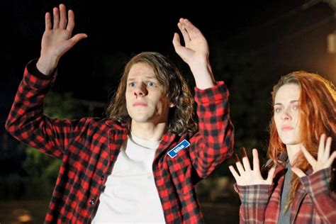 Mike howell is a stoner who lives in the sleepy town of liman, west virginia, where he works as a convenience store clerk. American Ultra (2015), de Nima Nourizadeh - Crítica