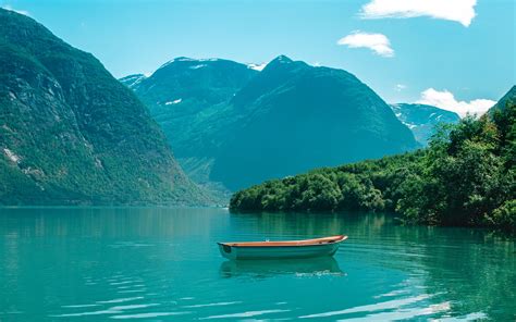 Download Wallpaper 3840x2400 Boat Mountains Lake Water Horizon 4k