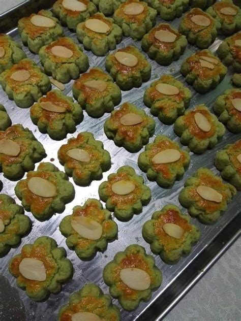 Biskut kacang merupakan makanan kegemaran kebanyakkan orang disebabkan rasanya yang gurih, rangup dan sedap. Resepi Biskut Green Peas ~ Kongsi Resepi