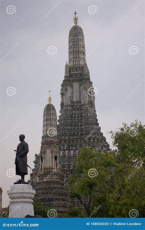 Temple Of Dawn In Bangkok Asia Stock Photo Image Of Dawn Cloudy