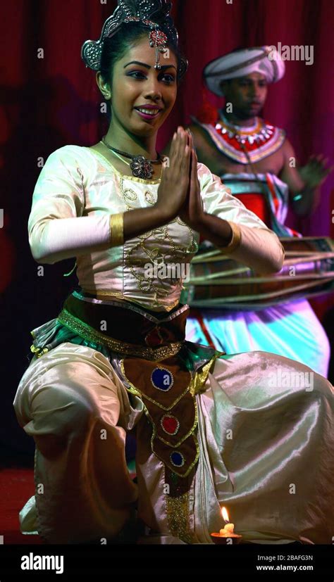 Kandyan Dancer Hi Res Stock Photography And Images Alamy