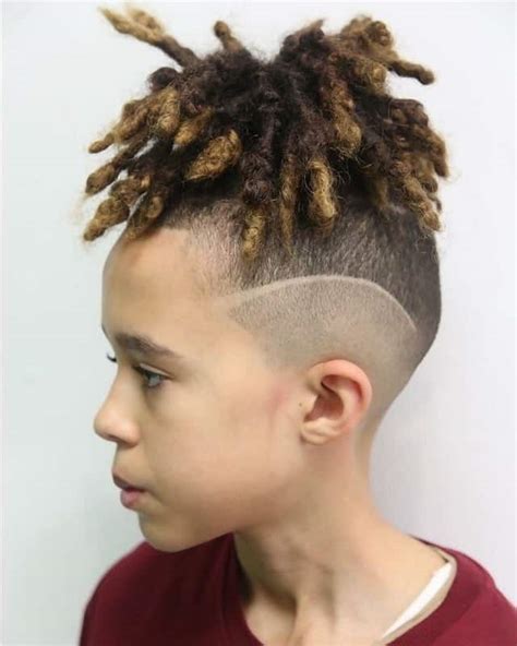 30 Sophisticated Medium Hairstyles For Teenage Guys 2021