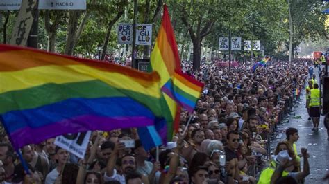 desfile del orgullo gay 2018 horario y recorrido de la marcha arcoíris de madrid