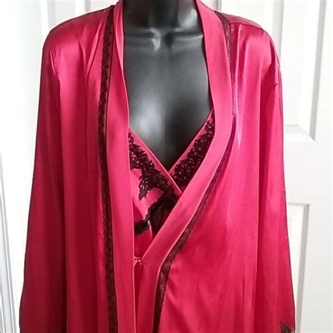 Delicates Intimates And Sleepwear Delicates Gown And Robe Set Poshmark
