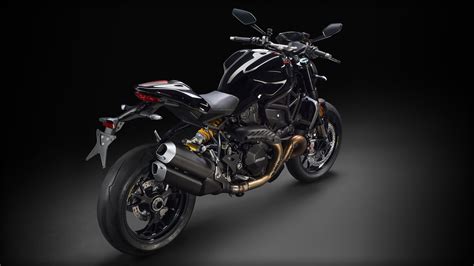 The 1200 monster r makes 10 percent more horses and five percent more torque than the s. DUCATI Monster 1200 R specs - 2015, 2016 - autoevolution