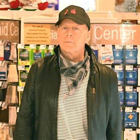 Bruce Willis Told To Leave A Pharmacy For Refusing To Wear A Mask
