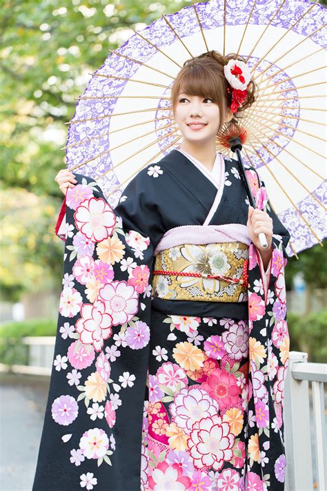 Traditional Japanese Kimono Traditional Dresses Traditional Fashion