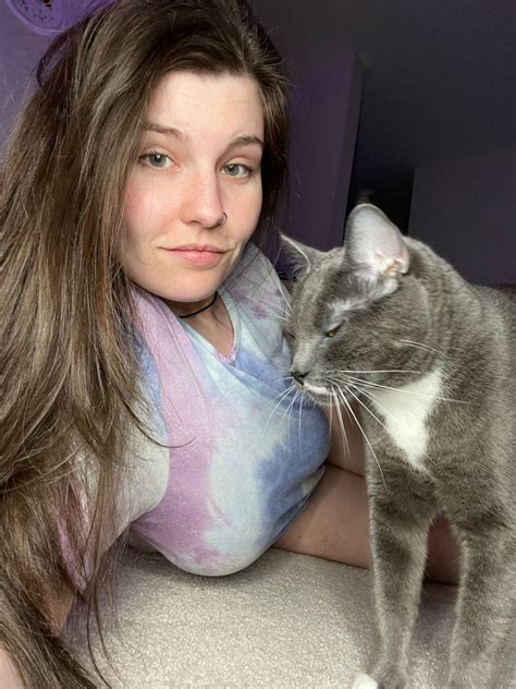 Kaley🐈‍⬛🍃🎮 On Twitter Kisses For My Babe 🥰 Whos Next 😽