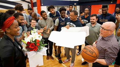 Pelicans Surprise Swin Cash In Honor Of 2020 Womens Basketball Hall Of Fame Induction Photo