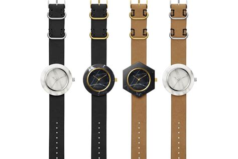 For mib3 the team at hamilton produced a couple of specific watches, including this ventura xxl model. Hamilton Ventura XXL for Men in Black 3 - Official ...