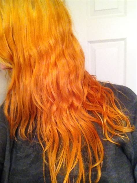 Only when your hair is dyed you need to bleach it to change to another colour. Lightening henna to bleach blonde!