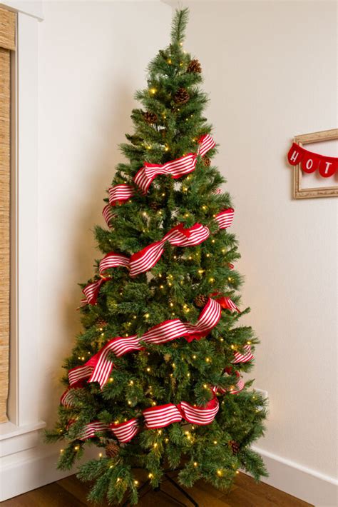 How To Decorate A Christmas Tree With Ribbon Kippi At Home