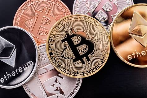 What is best cryptocurrency to buy in 2020? Investing in Cryptocurrency: Is it Worth the Risk? | Earn ...