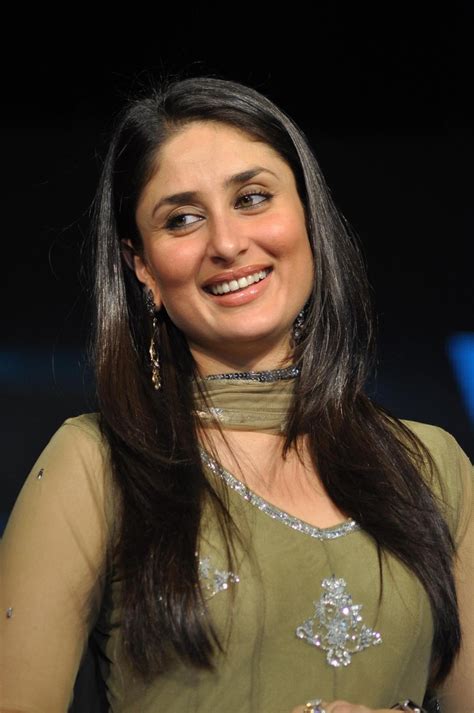 High Quality Bollywood Celebrity Pictures Kareena Kapoor Looks Super Hot At The Raone