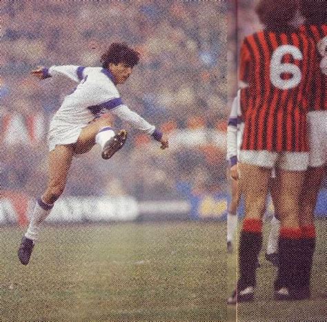 Ac Milan 2 Fiorentina 2 In Nov 1983 At The San Siro Daniel Passarella Shoots For Goal For