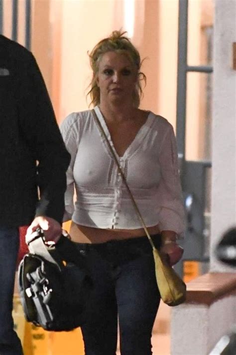 Britney Spears Looks Like She Hasnt Washed Her Face For Days
