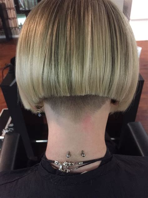 I then blend the stacked extreme inverted bob on top of that. 371 best images about Hair, Super Short Napes on Pinterest