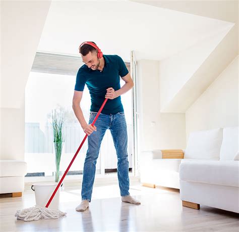 Existen diferentes técnicas de cómo limpiar una alfombra. Cómo limpiar la casa rápido. 4 consejos para una vivienda ...