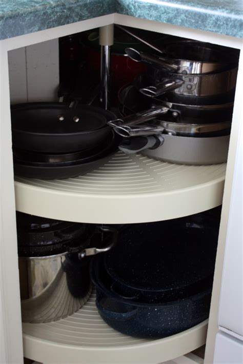 In a lazy Susan, how do you keep pots and pans?