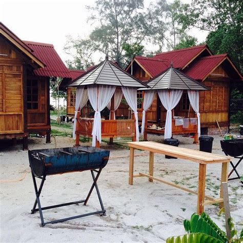The hut serkam chalet (resort), melaka (malaysia) deals. Desa Damai Chalet - Lokasi Percutian Di Melaka Yang Tak ...
