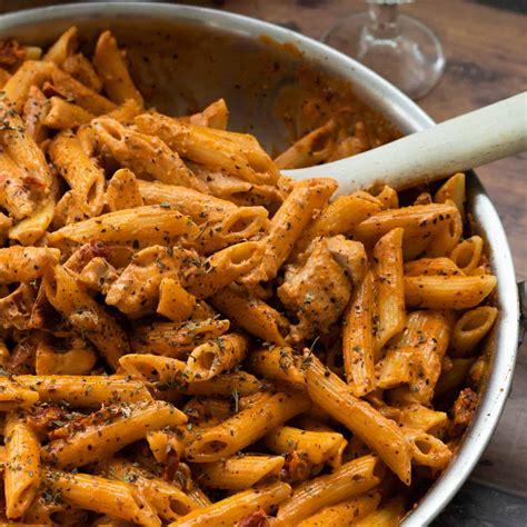 Creamy Sun Dried Tomato Chicken Pasta with Crème Fraîche
