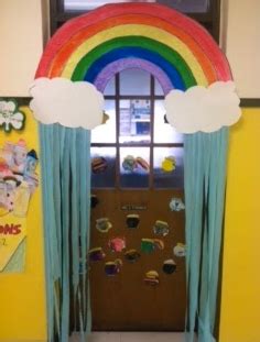 You'll find the cutest ideas for door decorating here. Extreme Classroom Makeover: St. Patrick's Day Edition ...