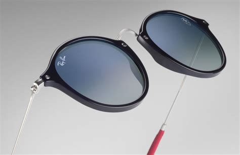 If style is a race, then these metal and nylon fibre frames place first every time, complete with iconic shield logos on temples and lenses. Ray-Ban For Scuderia Ferrari Collection - eXtravaganzi