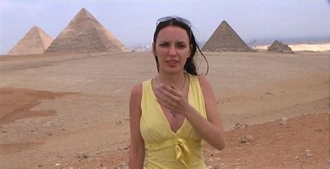 Egyptian Authorities Investigating Pornographic Video Filmed By Tourists At Giza Pyramids