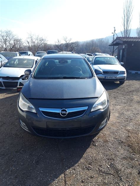 Opel Astra 1 7cdti НА ЧАСТИ в Автомобили и джипове в гр София
