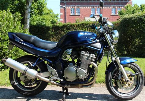 I have tried to tell the suzuki bandit 600 (gsf 600 and gsf 600 s) model history on this page as i know it. 1999 Suzuki GSF 600 Bandit - Moto.ZombDrive.COM