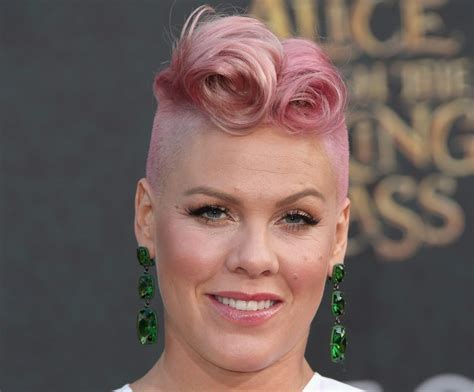 p nk will receive icon award and perform at billboard music awards